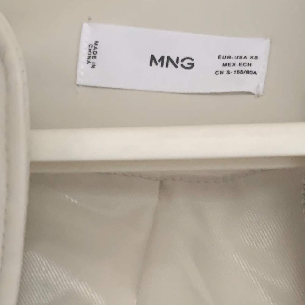 Mango Cropped Textured Bomber Jacket - Picture 3 of 9